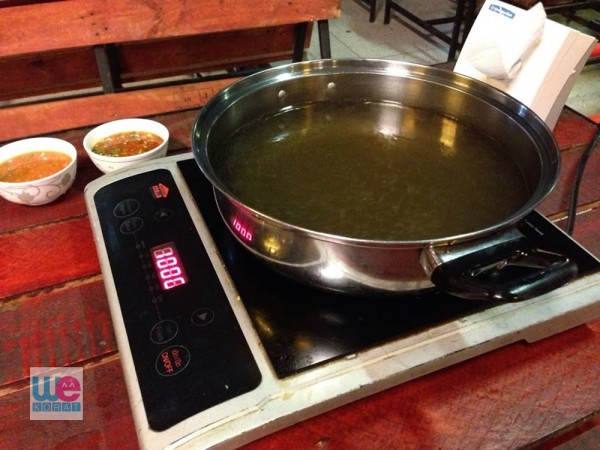 ซุปหลักของชาบูอินดี้เป็นซุปใส